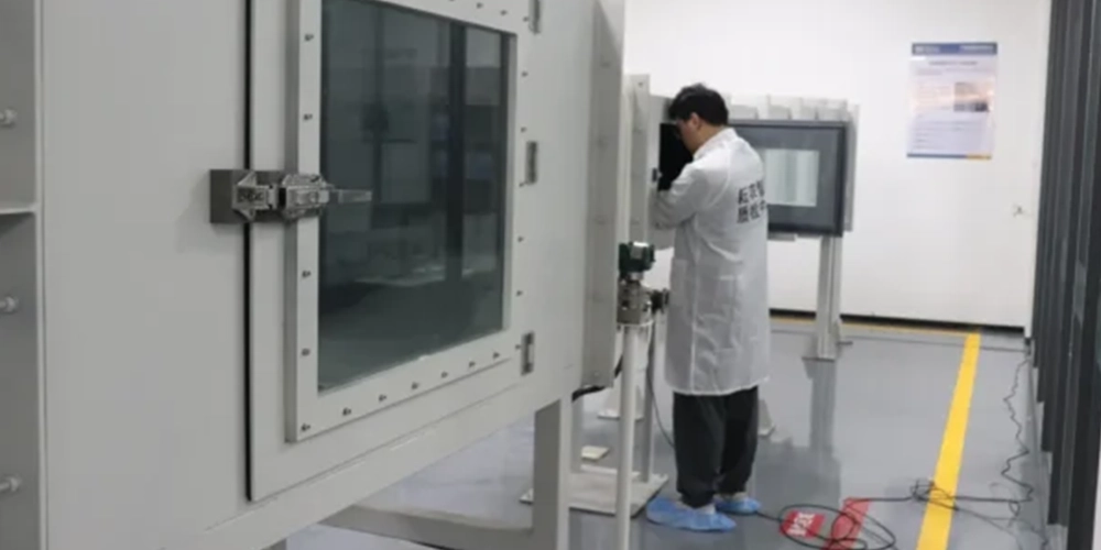 weather station manufacturers