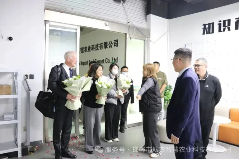 Welcome to Mr. Kees, President of HUKX, on His Visit to Yantai Sensor (7)