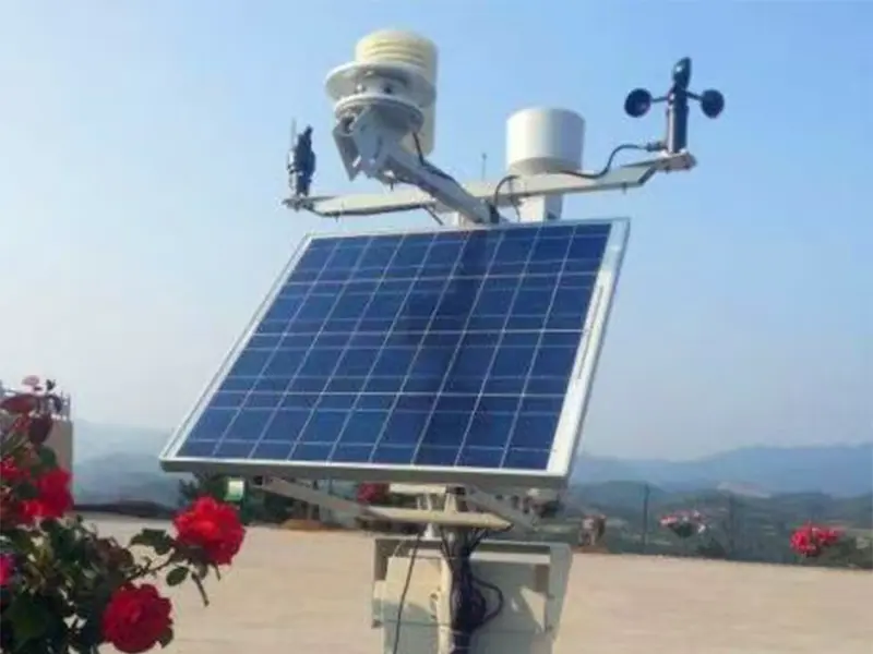 integrated solar weather station for PV monitoring