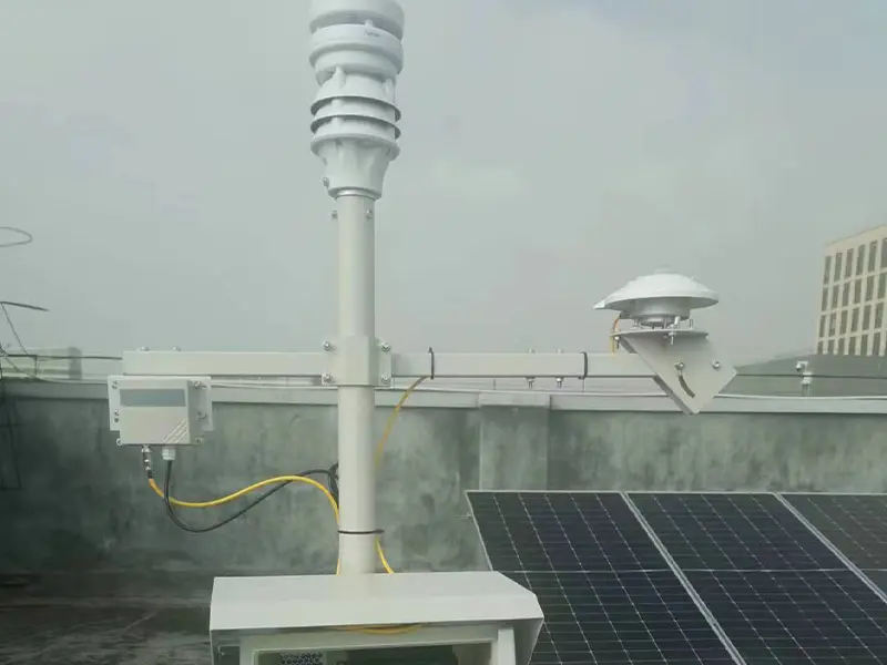 solar powered weather station