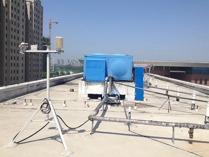 solar powered weather station