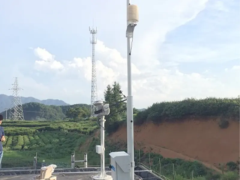 solar powered weather station