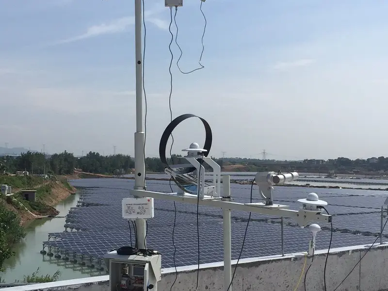 solar powered weather station