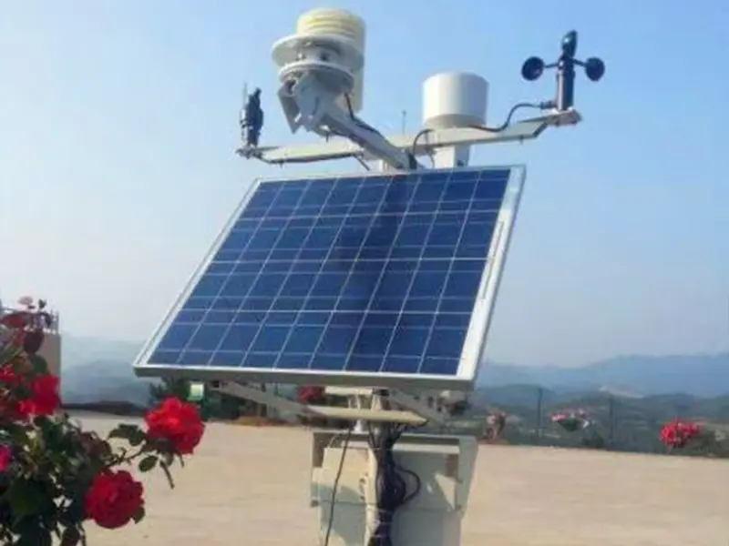 solar powered weather station
