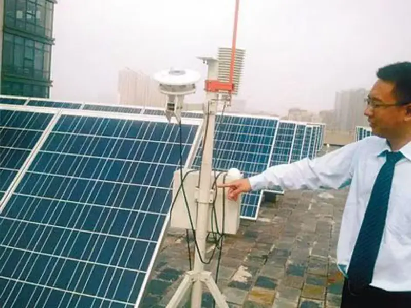 solar powered weather station