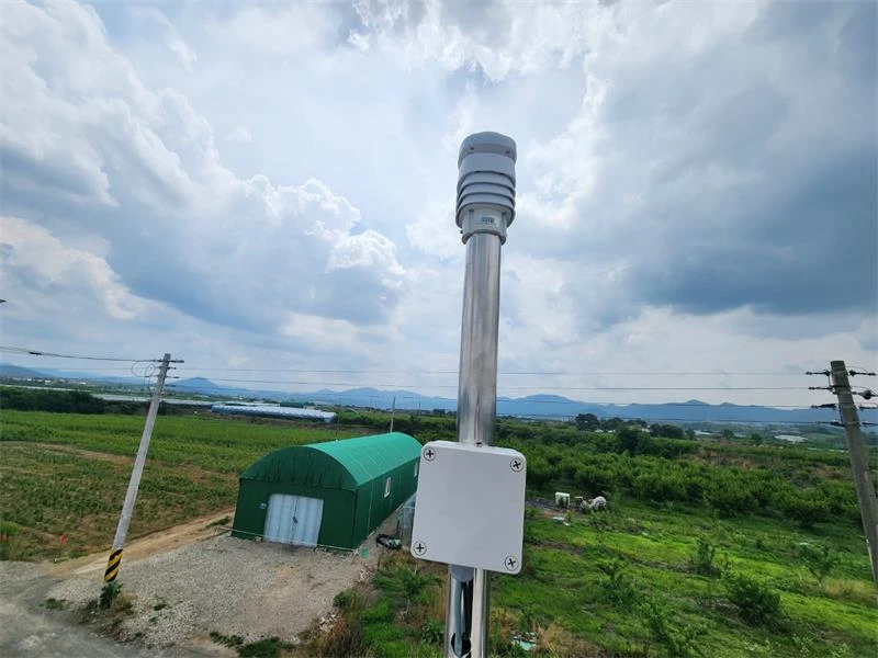 XF802 8-in-1 Compact Ultrasonic Weather Station